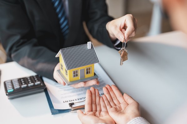 Guide ultime pour vendre sans agence et réussir sa transaction